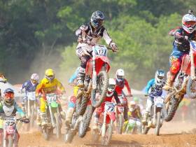 agenda Dordogne Course sur prairie de motocross et quad