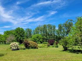 agenda Dordogne Balade commentée dans le parc botanique du Château de Neuvic - Châteaux en Fête 
