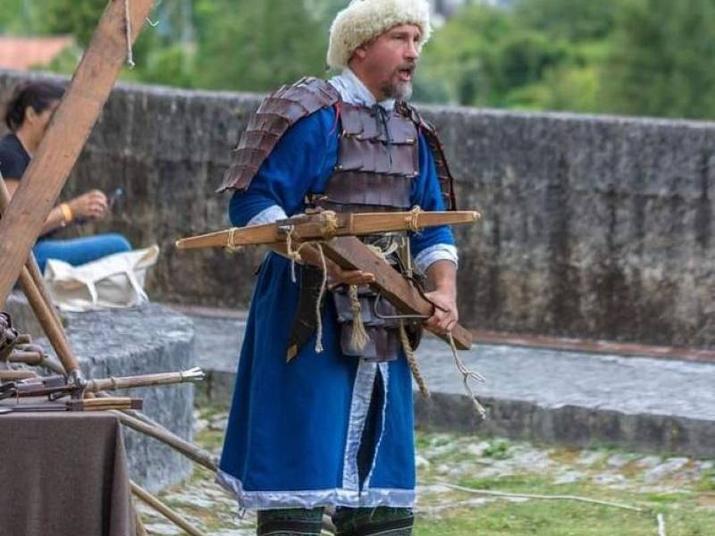 Tir à l’arbalète et frappe de monnaie - Châteaux en fête