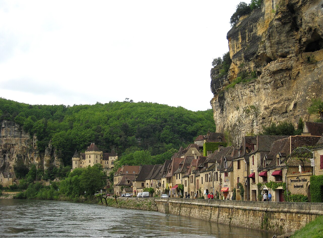 La Roque-Gageac au bord de la Dordogne