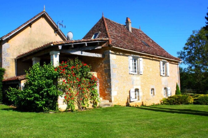 Outside Les Gîtes du Breuilh