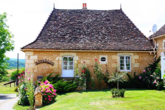 Outside Les Gîtes du Breuilh