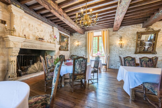 Ristoranti Château La Fleunie: il tavolo del cavaliere